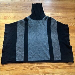 Tahari Black and Gray Turtleneck Sweater with Modern Design